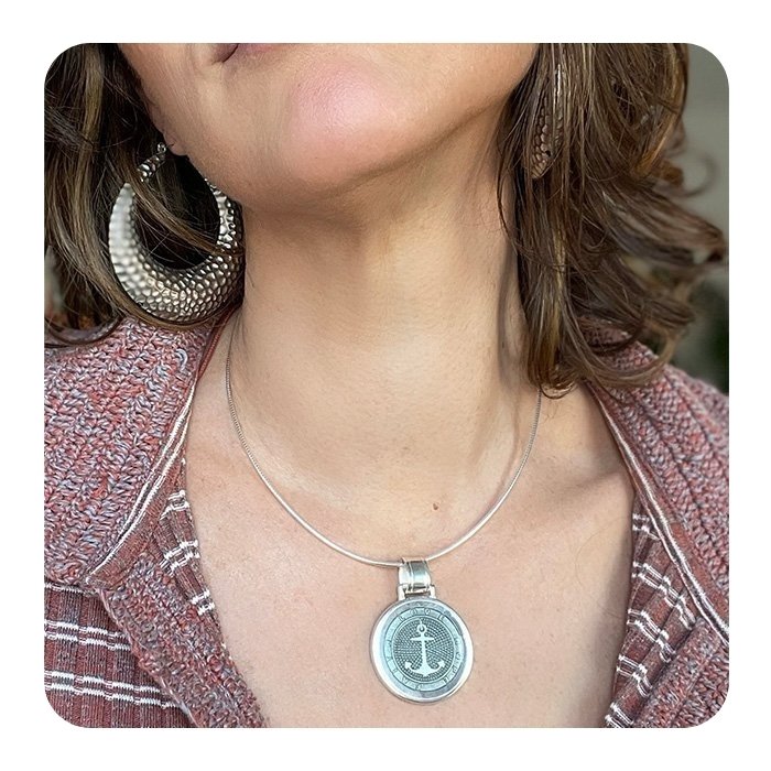 Anchor Pendant Green LOLA jewelry
